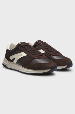 Sneakers in pelle scamosciata con logo in lamina dorata, Marrone scuro