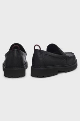 Lug-sole loafers in grained leather, Black
