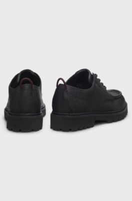 Derby shoes in grained leather with lug sole, Black
