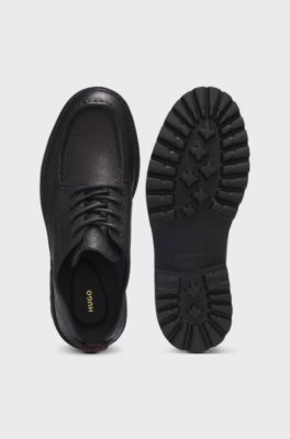 Derby shoes in grained leather with lug sole, Black