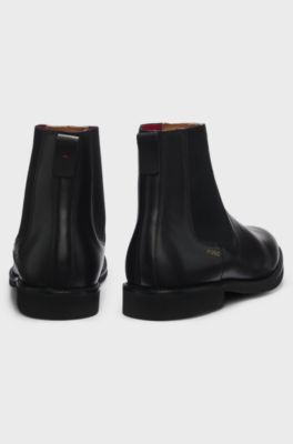 Versatile Chelsea boots in smooth leather, Black