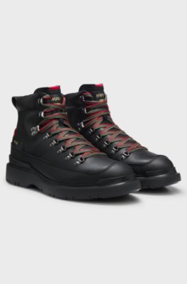 Hiking-style leather boots with an extralight sole, Black