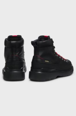 Hiking-style leather boots with an extralight sole, Black