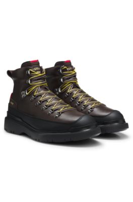 Hiking-style leather boots with an extralight sole, Dark Brown