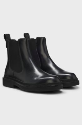 Leather Chelsea boots with gold-tone Double B monogram, Black