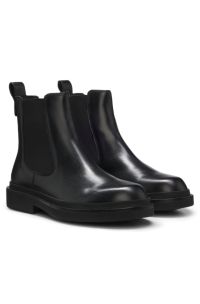 Leather Chelsea boots with gold-tone Double B monogram, Black