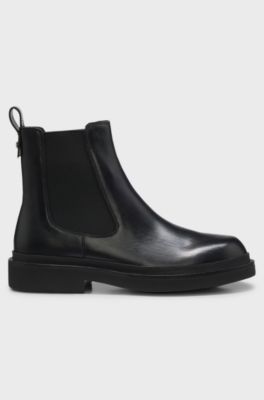 Leather Chelsea boots with gold-tone Double B monogram, Black