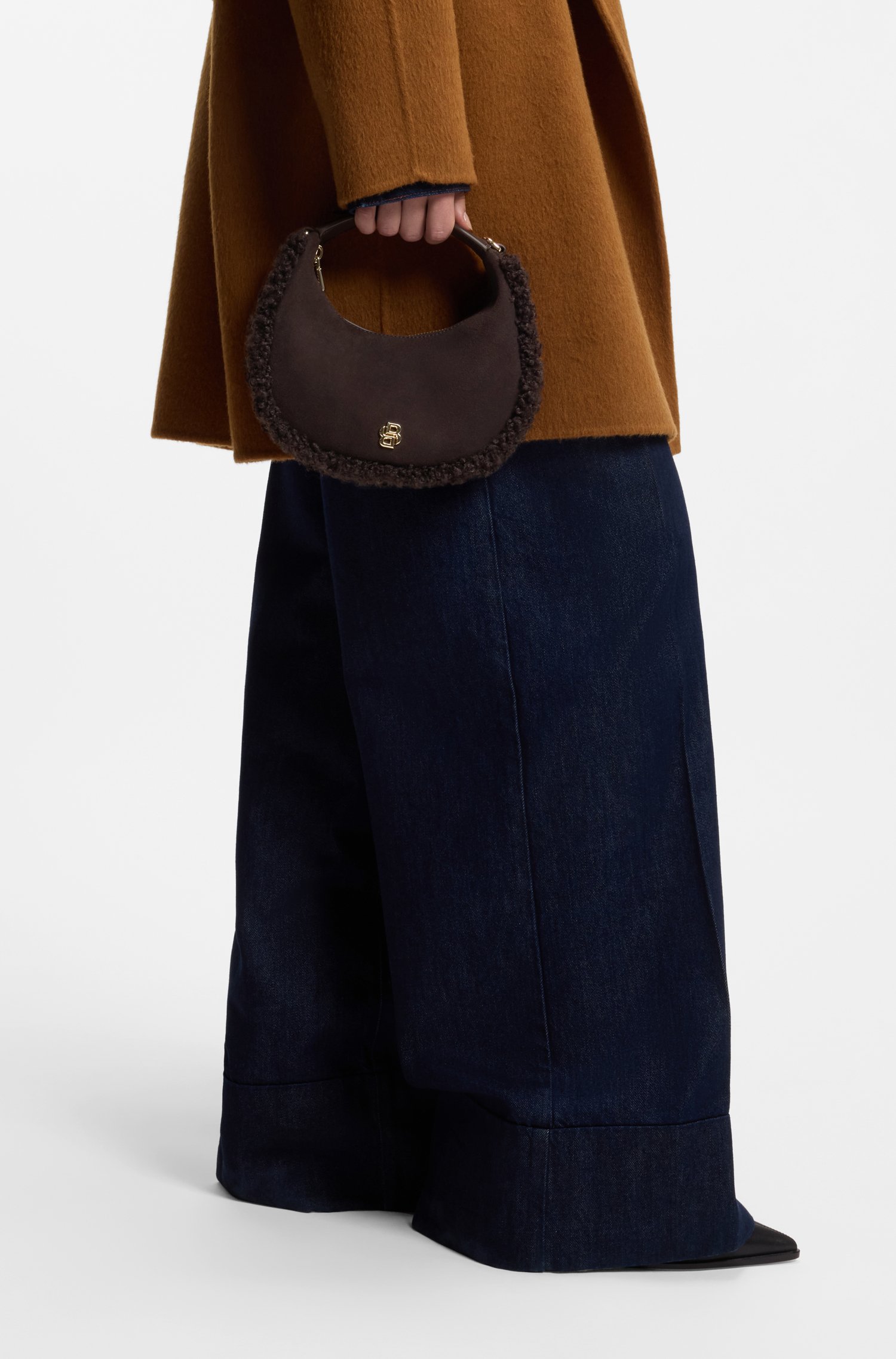 Boss Crescent-shaped shoulder bag with faux-fur trims handväskor & axelremsväskor dam – bild 2