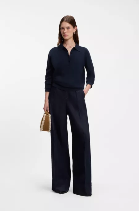 Sac d'épaule en forme de croissant avec finitions en fourrure synthétique