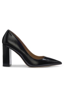 High-heeled pumps in leather with pointed toe 2