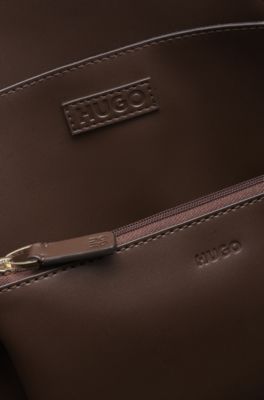 Tote Bag aus Kunstleder im Material-Mix mit Metall-Logo, Dunkelbraun