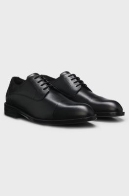 Derby shoes in grained leather with cap toe, Black