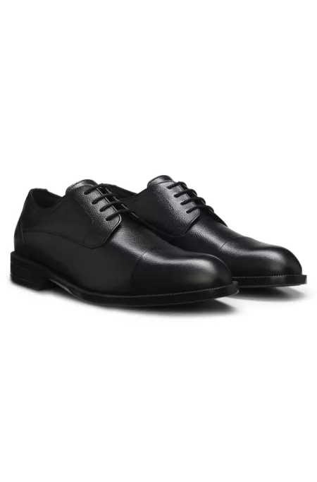 Derby shoes in grained leather with cap toe
