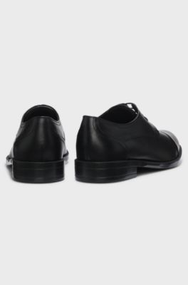 Derby shoes in grained leather with cap toe, Black