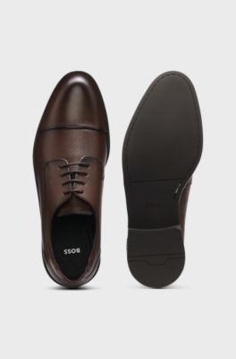 Derby shoes in grained leather with cap toe, Brown