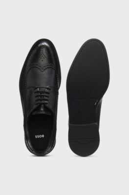 Timeless leather Derby shoes with brogue stitching, Black