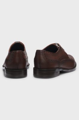 Timeless leather Derby shoes with brogue stitching, Brown