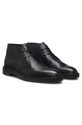 Wool-lined Chukka boots in grained leather, Black