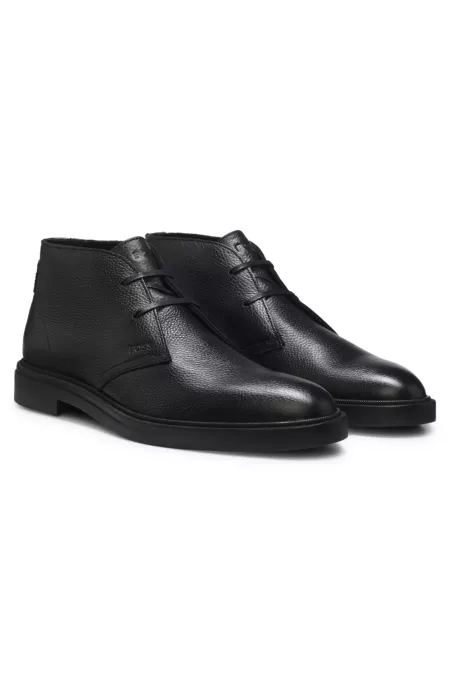 Wool-lined Chukka boots in grained leather