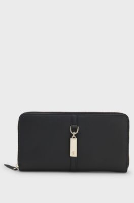 Ziparound wallet in grained leather with Double B charm, Black