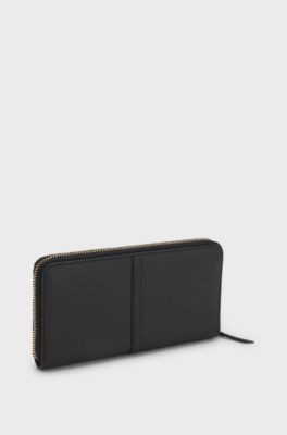 Ziparound wallet in grained leather with Double B charm, Black