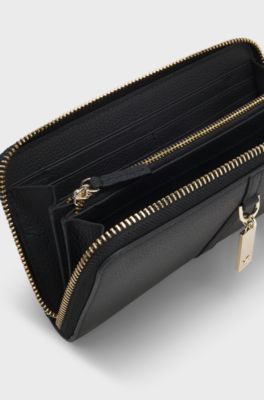 Ziparound wallet in grained leather with Double B charm, Black