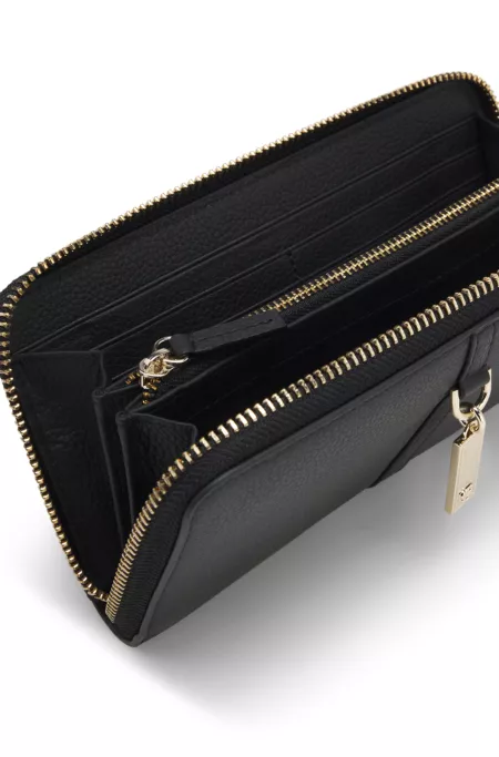 Ziparound wallet in grained leather with Double B charm