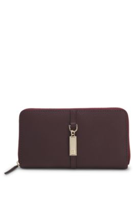 Ziparound wallet in grained leather with Double B charm, Dark Red