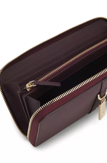 Ziparound wallet in grained leather with Double B charm