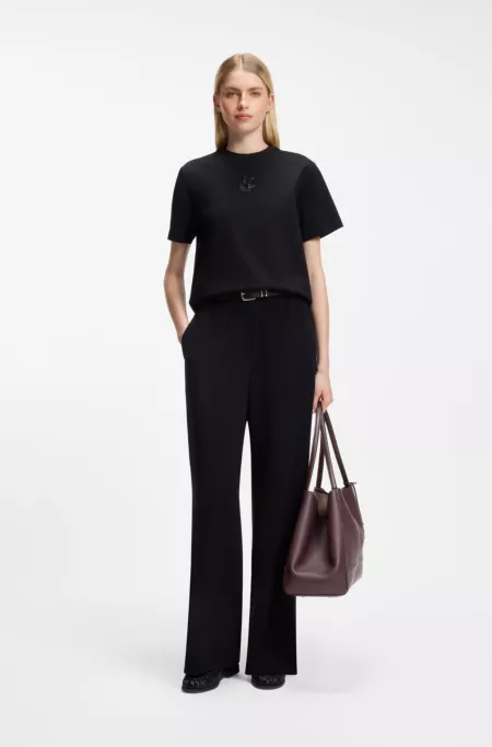 Tote bag in grained leather with detachable pouch