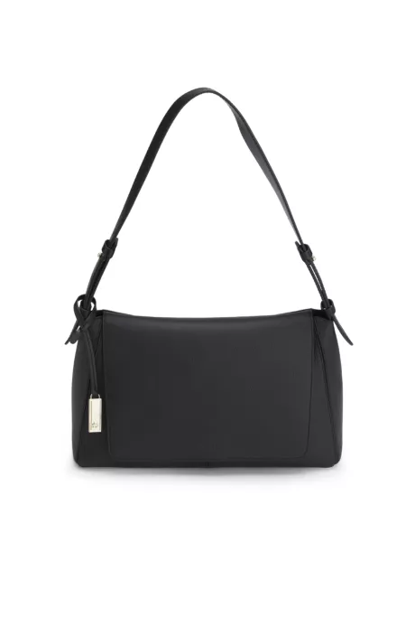 Shoulder bag in grained leather with logo plate