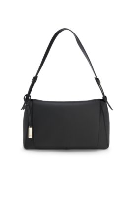 Shoulder bag in grained leather with logo plate