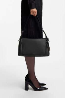Boss Shoulder bag in grained leather with logo plate axelremsväskor dam – bild 2