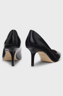 Heeled pumps in leather with debossed logo, Black