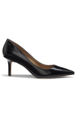 Heeled pumps in leather with debossed logo 2