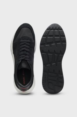 Deportivas con ribetes de ante y detalles de logo, Negro