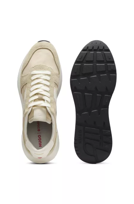 Baskets à empiècements en cuir suédé avec logos