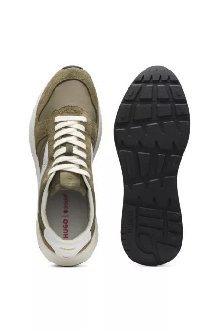 Baskets à empiècements en cuir suédé avec logos