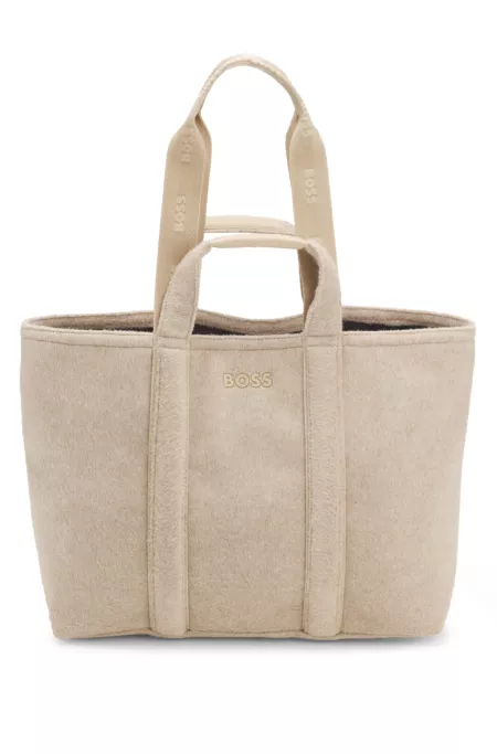 Tote bag in textured fabric with rubber logo