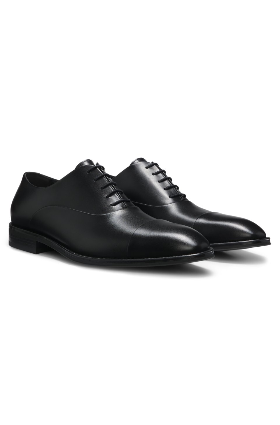 Cap-toe shoes