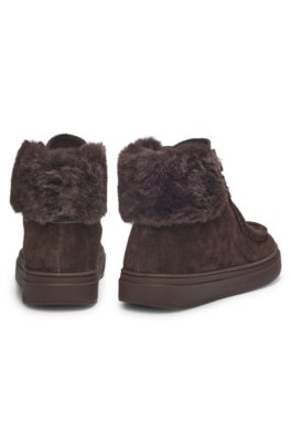 Suede boots with faux-fur collar 3