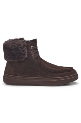 Suede boots with faux-fur collar 2