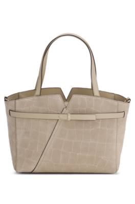Sleek leather tote bag with ample space 1