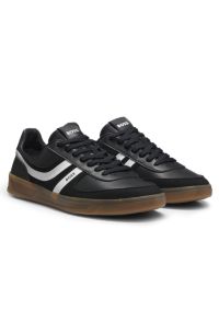 Low-top trainers with a contrast gum sole, Black