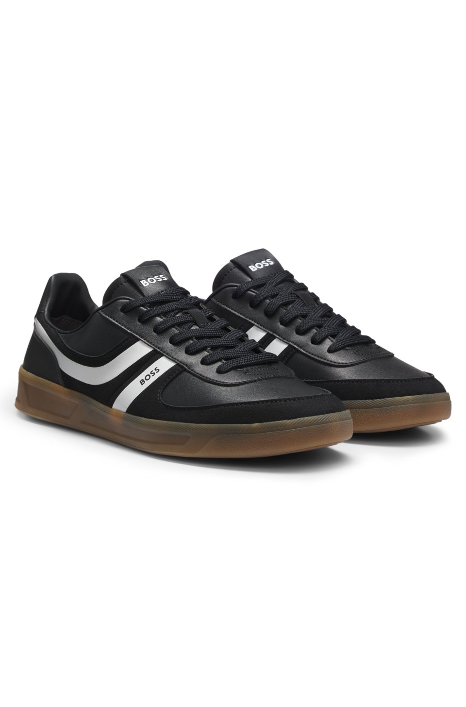 Low-top trainers with a contrast gum sole