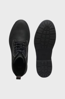 Half boots in pull-up leather with side zip, Black