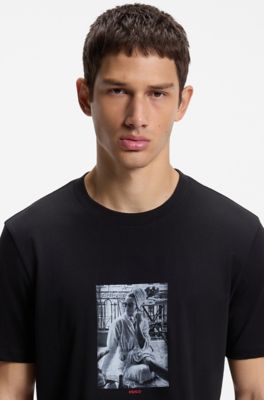 Cotton T-shirt in regular fit with contemporary graphic print, Black