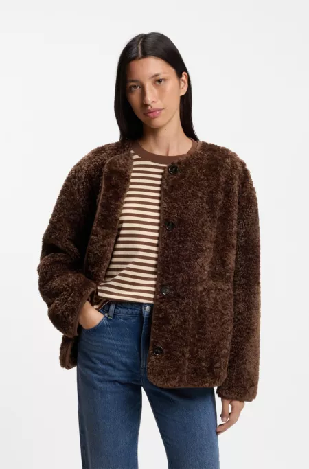 Abrigo relaxed fit en tejido de peluche