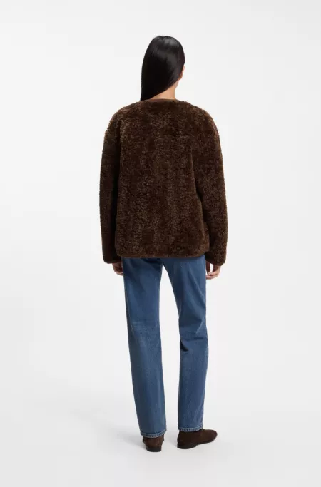 Abrigo relaxed fit en tejido de peluche