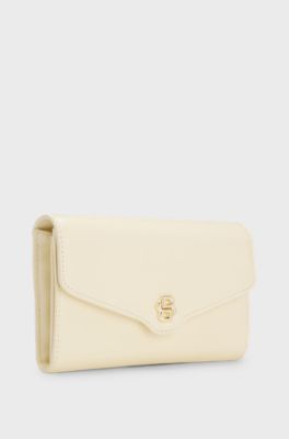 Pochette en cuir avec monogramme Double B en m&eacute;tal, Beige clair